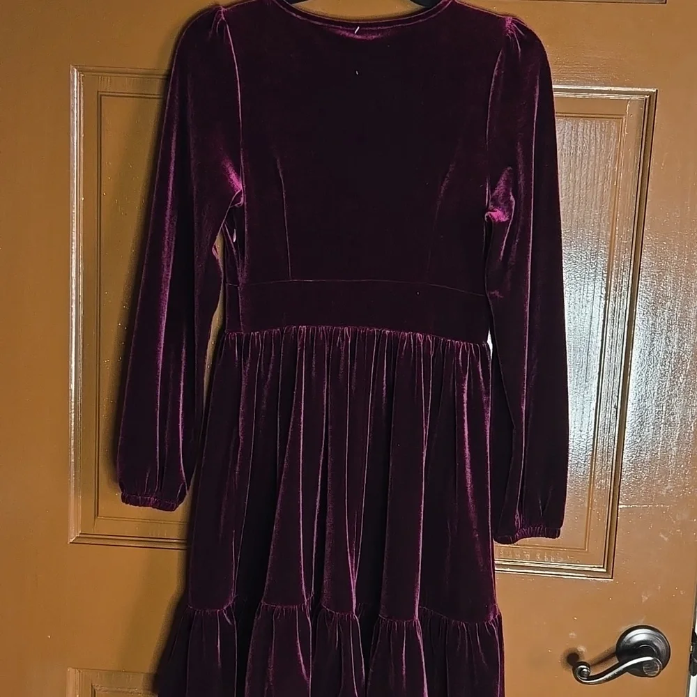 Halara-Wine velvet V neck long sleeved dress with ruffled bottom Sz S. NWT.